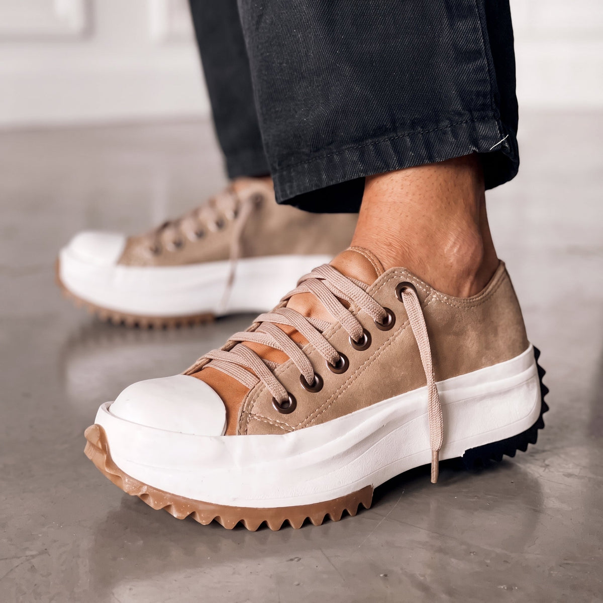 Colette - Women's Orthopedic Platform Sneakers with Lace-Up Front - Sneakers - Beige - Parker&Brooks