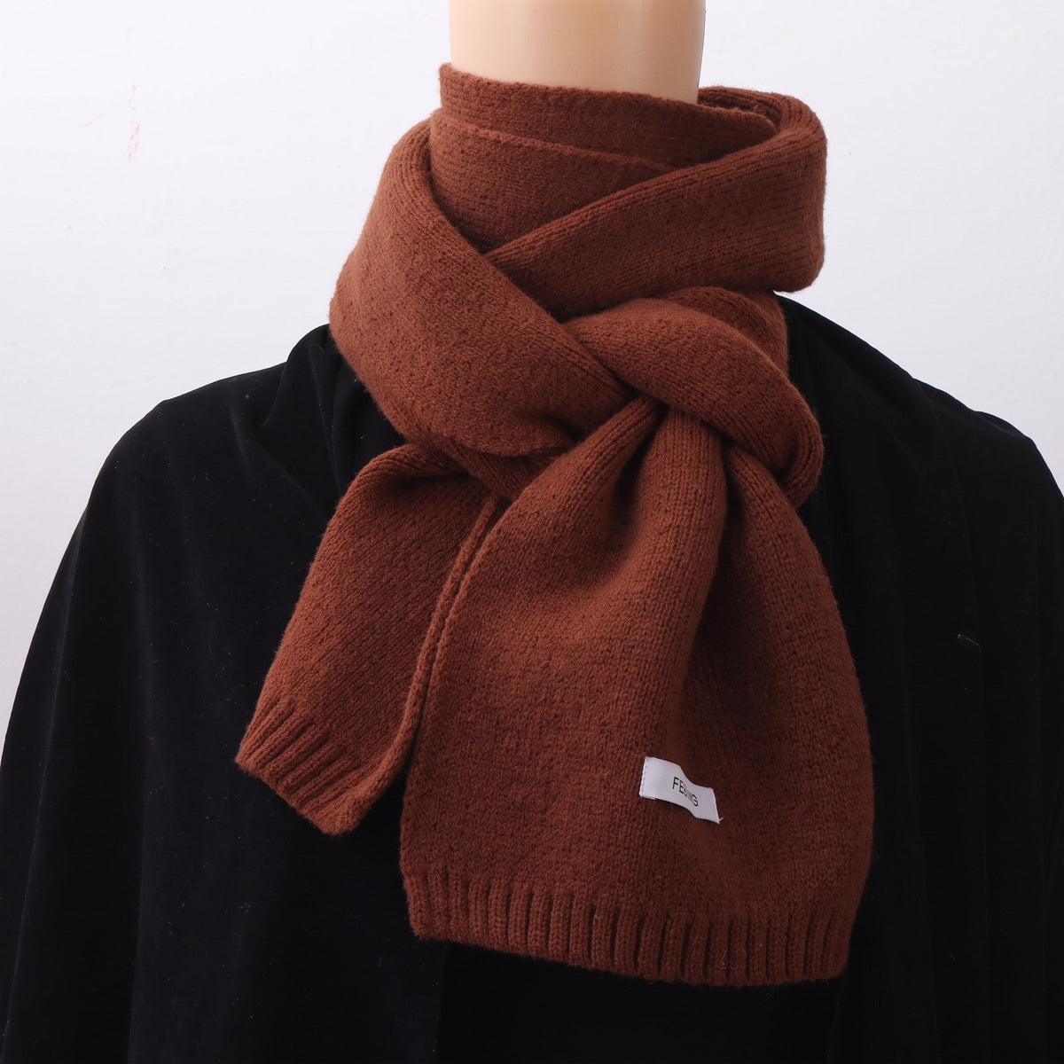 Évienne - Women's Chunky Knit Winter Scarf with Soft Ribbed Edges - Scarves & Shawls - Brown - Sarvento