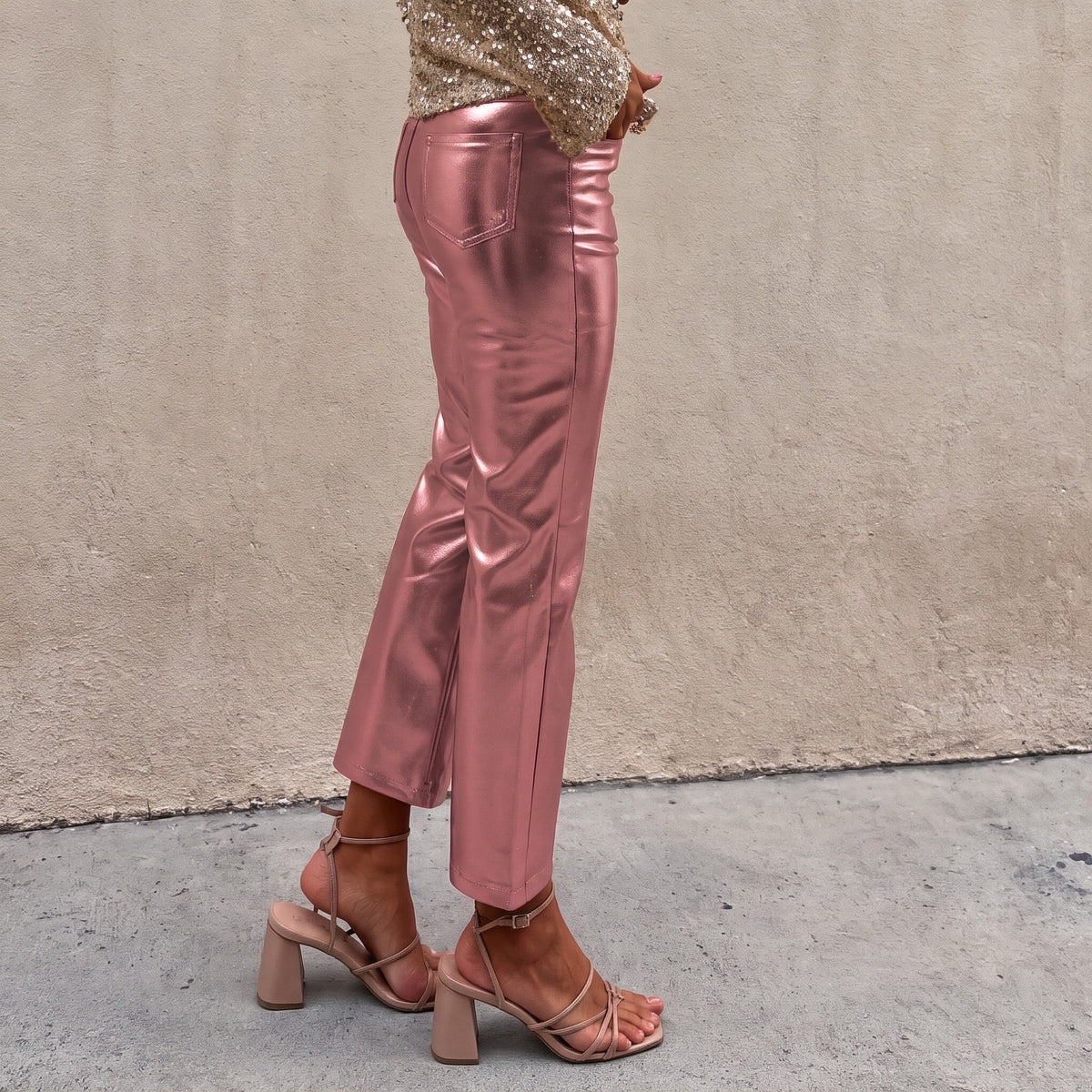 Harper – Women’s High-Rise Straight Leg Pants with Pockets - Trousers - Rose gold - Sarvento