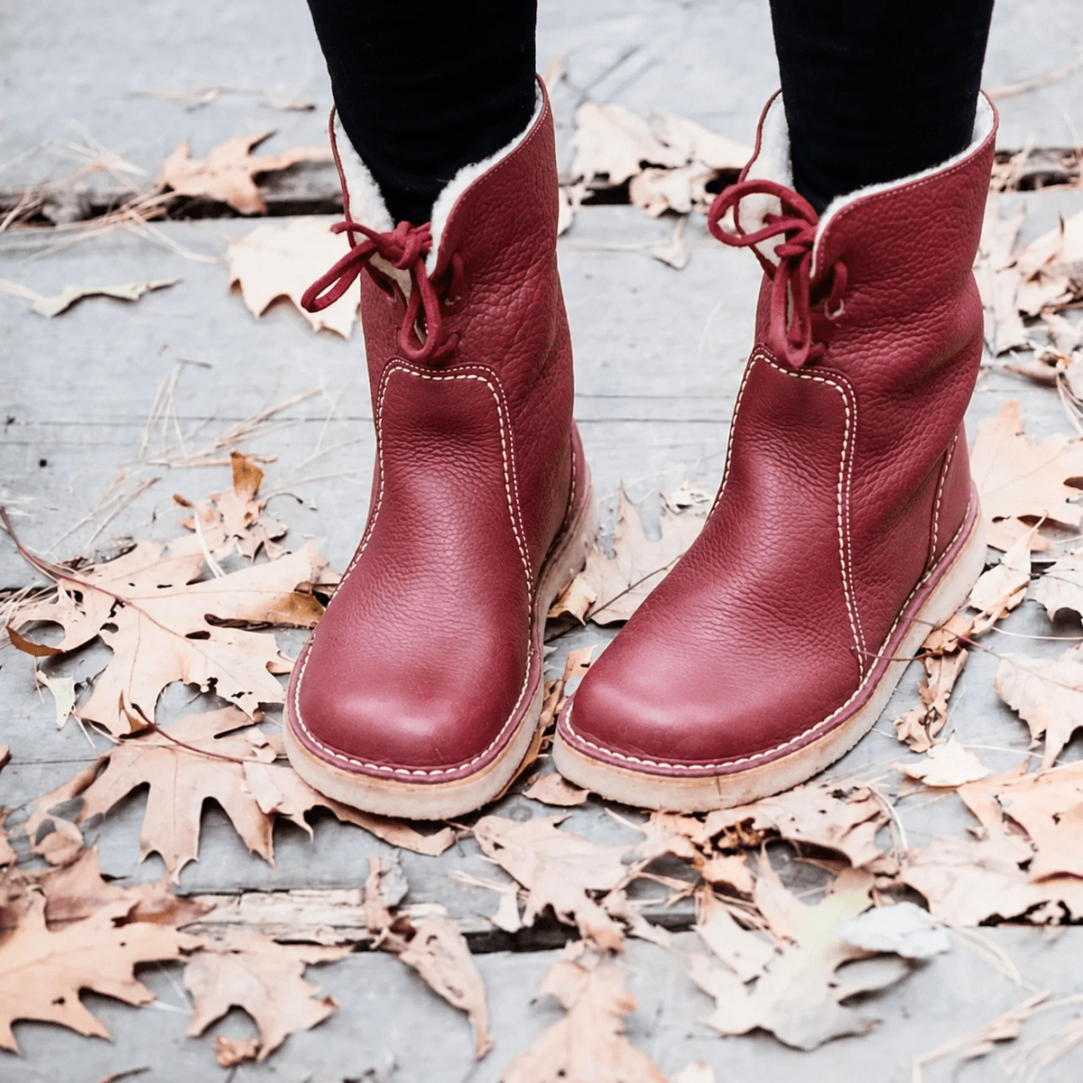 Harper - Women's Shearling Trim Lace-Up Slouch Snow Boots - Boots - Red - Sarvento