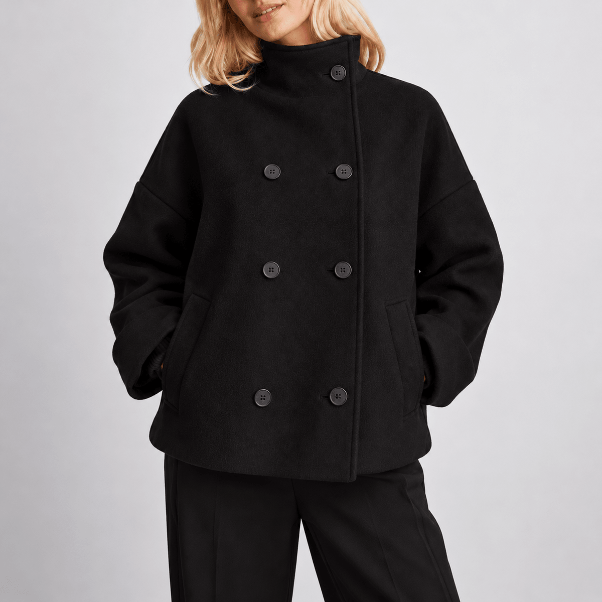 Harriet – Women’s Oversized Wide Collar Double-Breasted Cropped Jacket - Pea Coats - Black - Sarvento