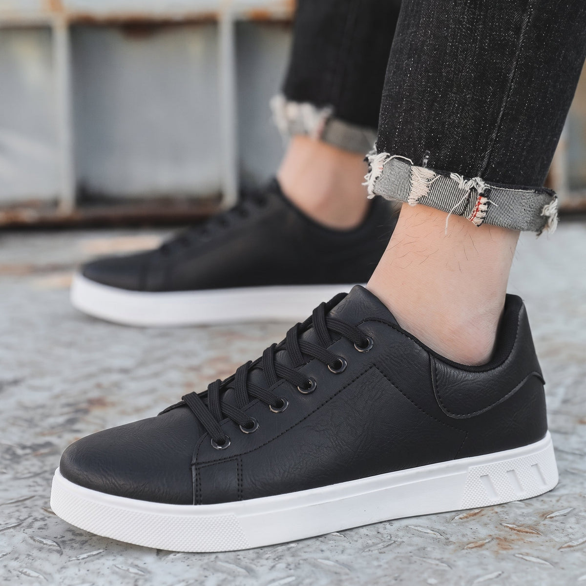 James - Men's Classic Low-Top Lace-Up Sneaker - Sneakers - Black - Parker&Brooks