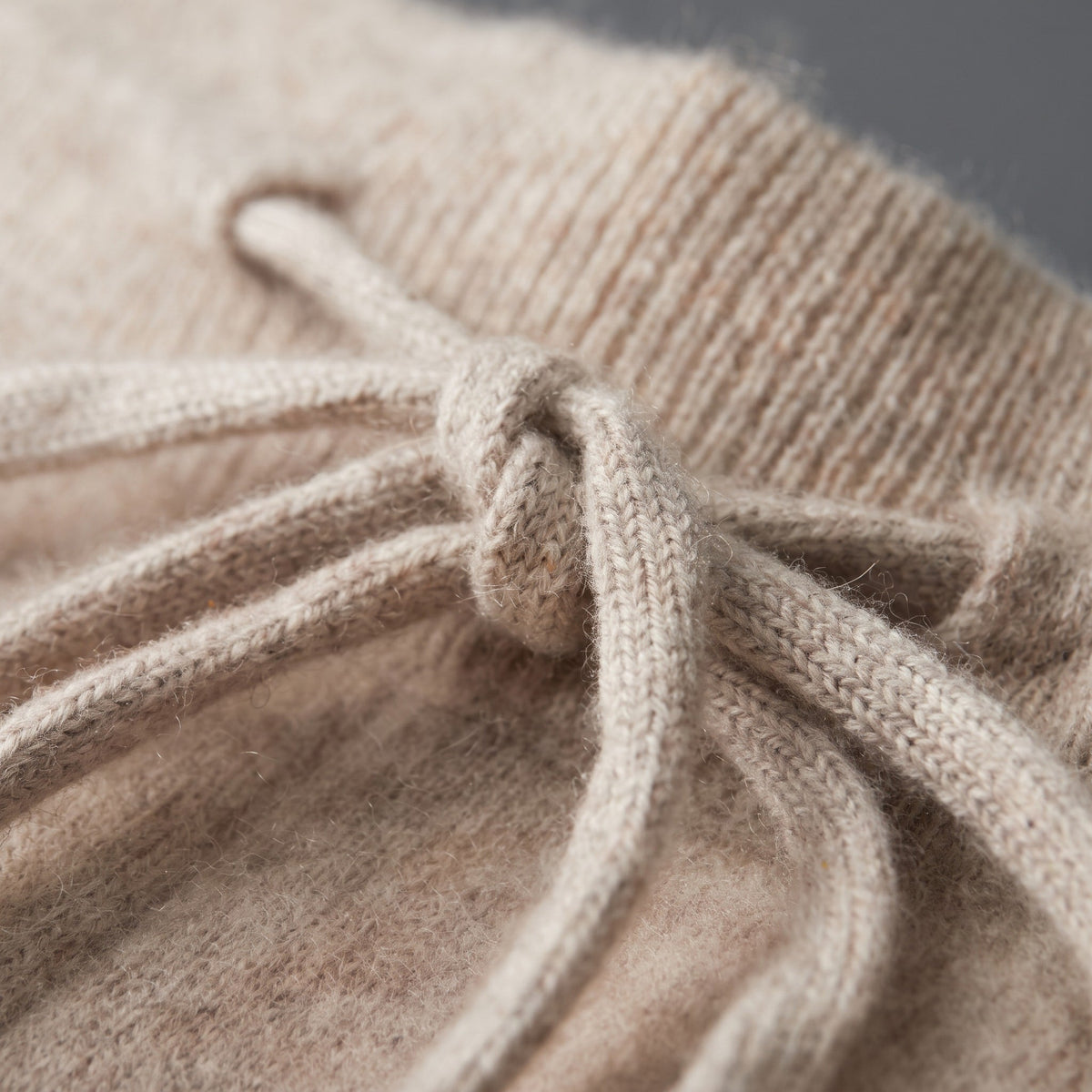 James - Men's Drawstring Jogger Sweatpants with Tapered Ankle Cuffs - Joggers - Beige - Sarvento