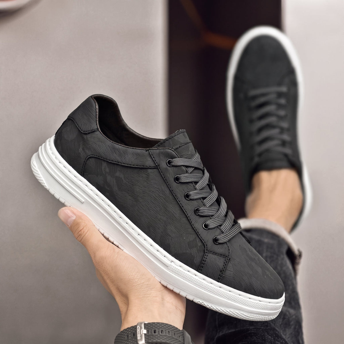 Jonas - Men's Textured Low-Top Lace-Up Sneakers - Sneakers - Black - Parker&Brooks