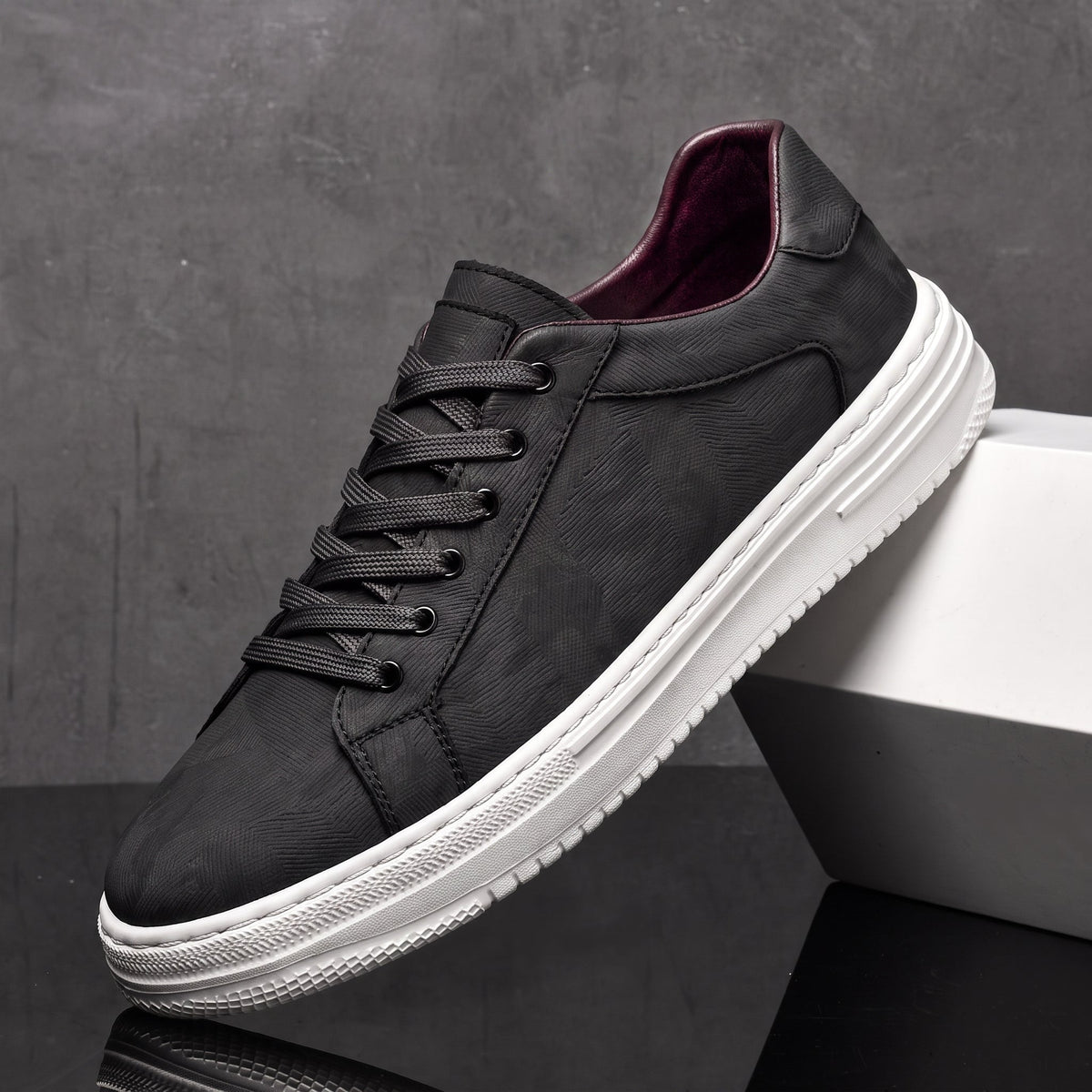 Jonas - Men's Textured Low-Top Lace-Up Sneakers - Sneakers - Black - Parker&Brooks
