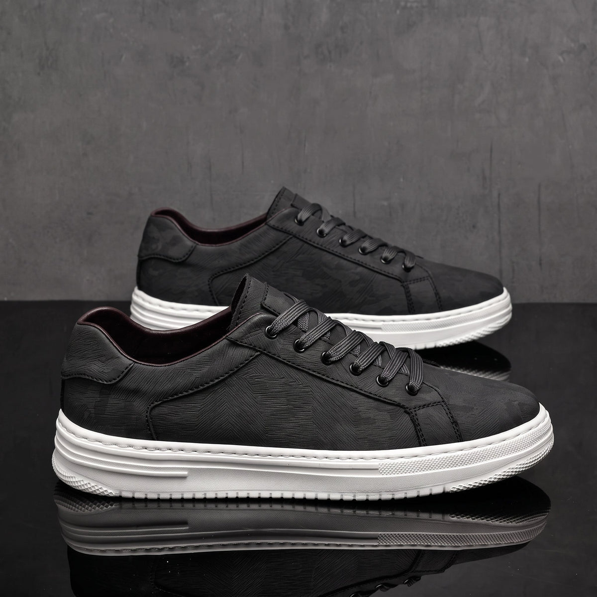 Jonas - Men's Textured Low-Top Lace-Up Sneakers - Sneakers - Black - Parker&Brooks