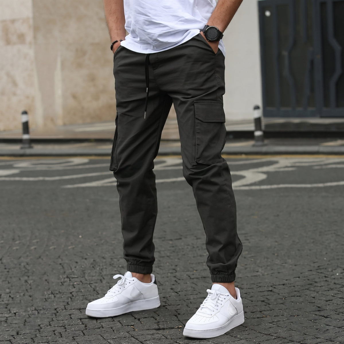 Lionel - Men's Slim Fit Cargo Joggers with Drawstring Waist - Joggers - Black - Parker&Brooks
