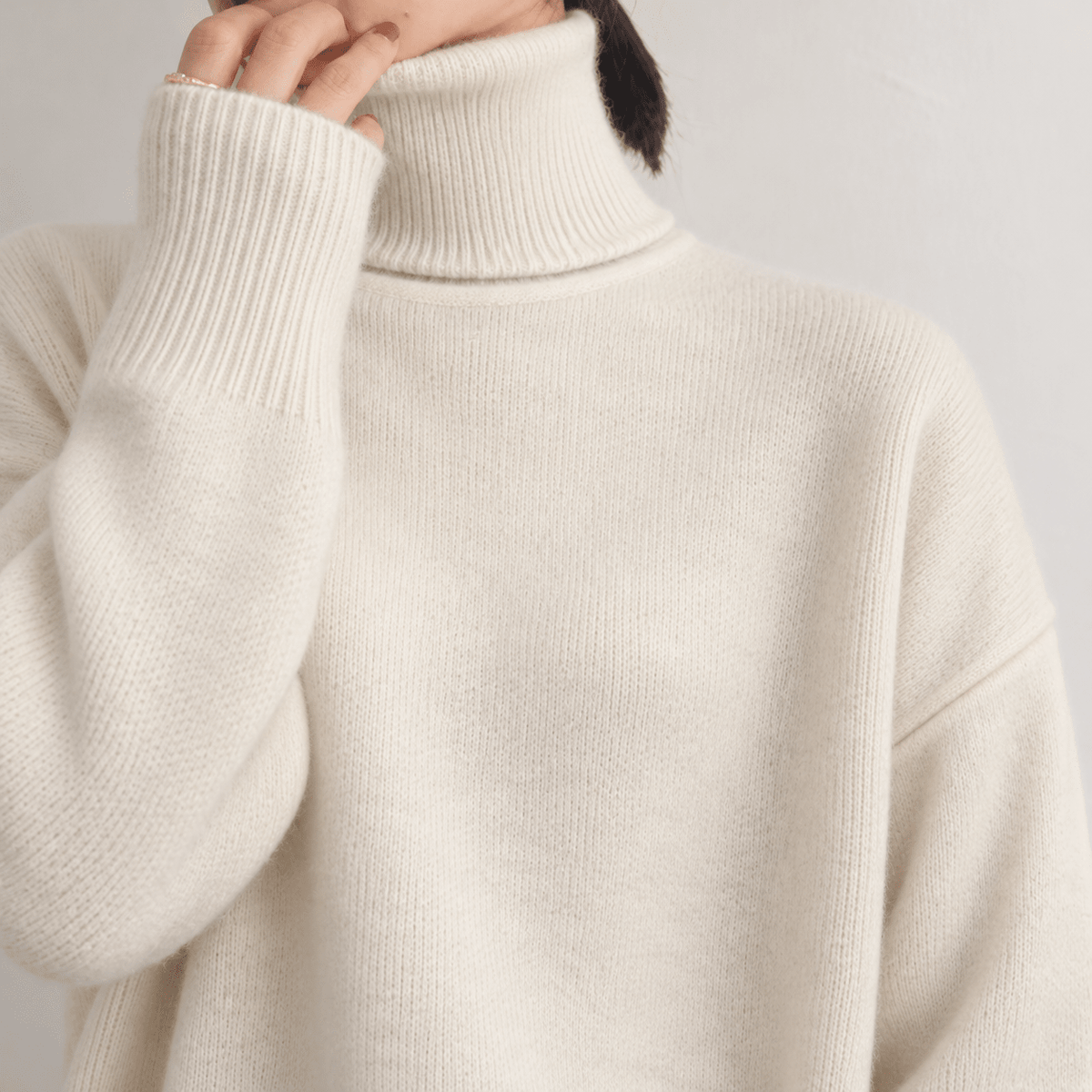 Matilda - Women's Turtleneck Oversized Ribbed Knit Sweater - Sweaters - Beige - Sarvento