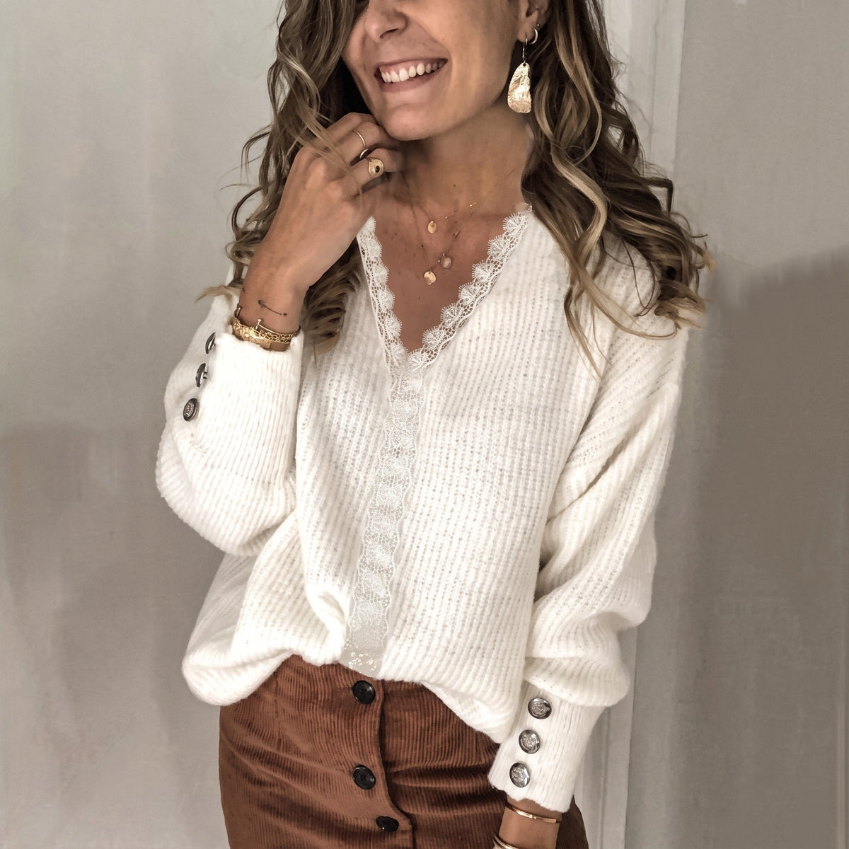Sophie - Women's Ribbed Knit Sweater with Lace Trim V-Neck - Sweaters - White - Sarvento