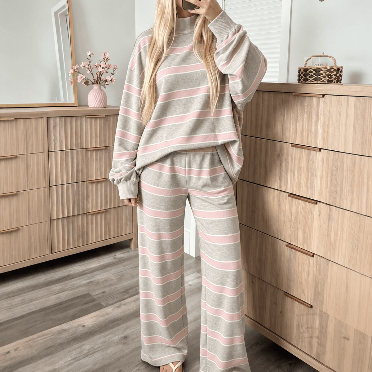 Sophie – Women’s Striped Mock Neck Lounge Set with Wide-Leg Pants - Loungewear Sets - Pink - Sarvento