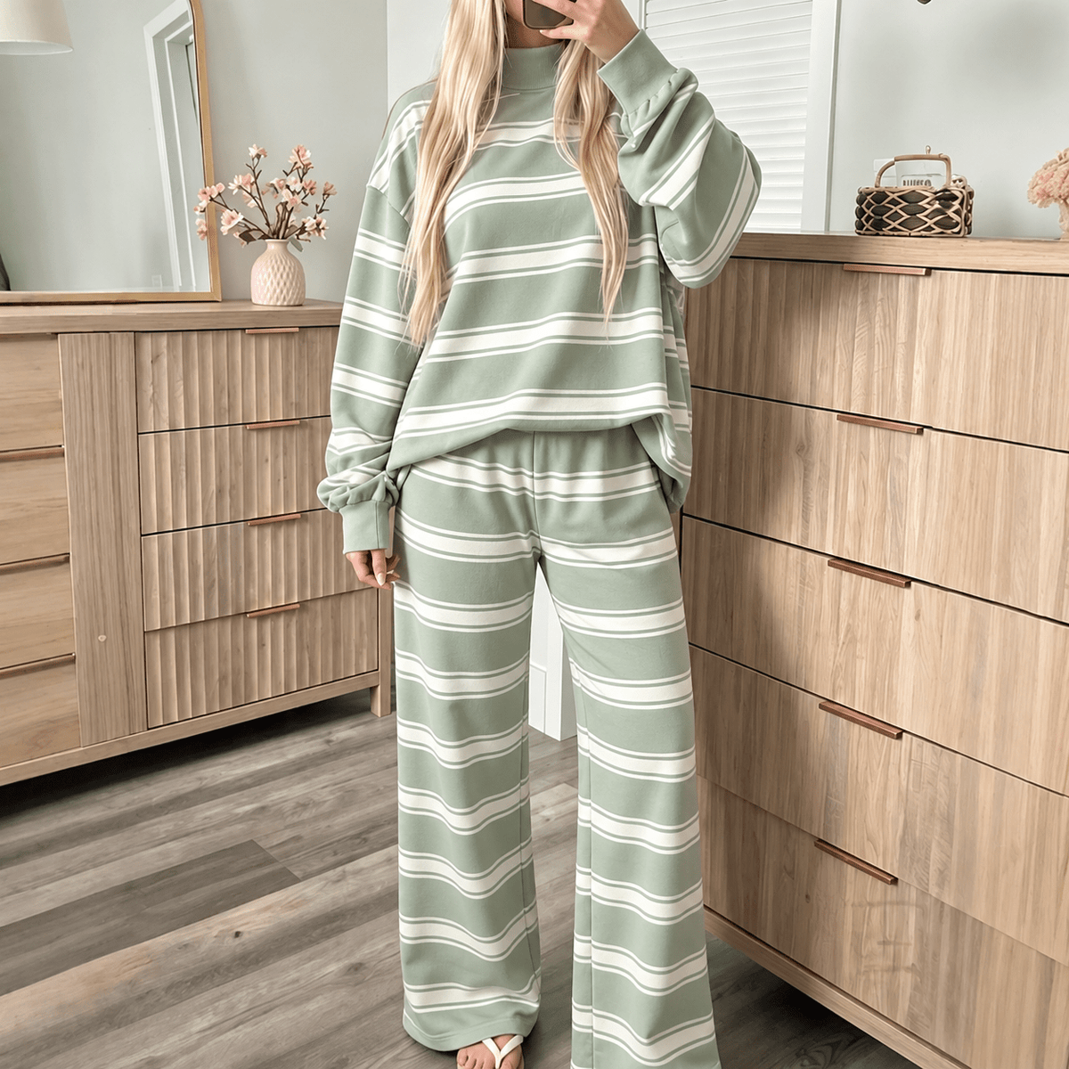 Sophie – Women’s Striped Mock Neck Lounge Set with Wide-Leg Pants - Loungewear Sets - Green - Sarvento