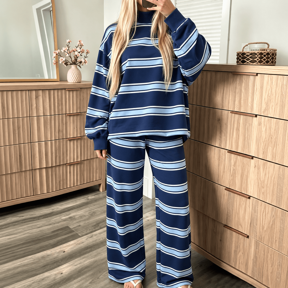 Sophie – Women’s Striped Mock Neck Lounge Set with Wide-Leg Pants - Loungewear Sets - Navy - Sarvento