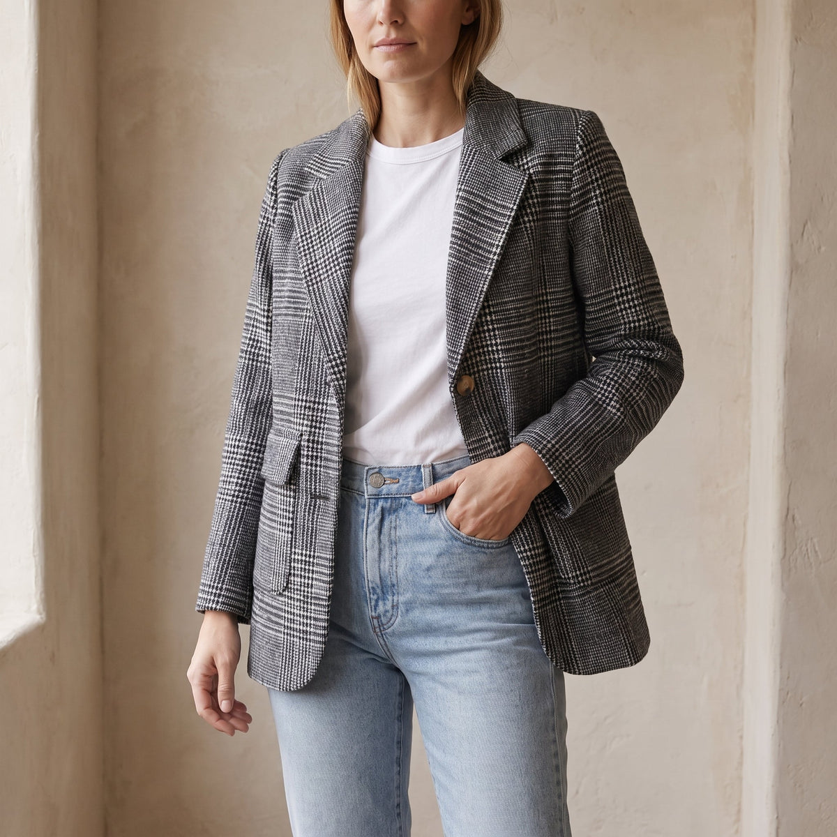 Sophie - Women's Tailored Double-Breasted Plaid Blazer - Blazers - Black - Parker&Brooks