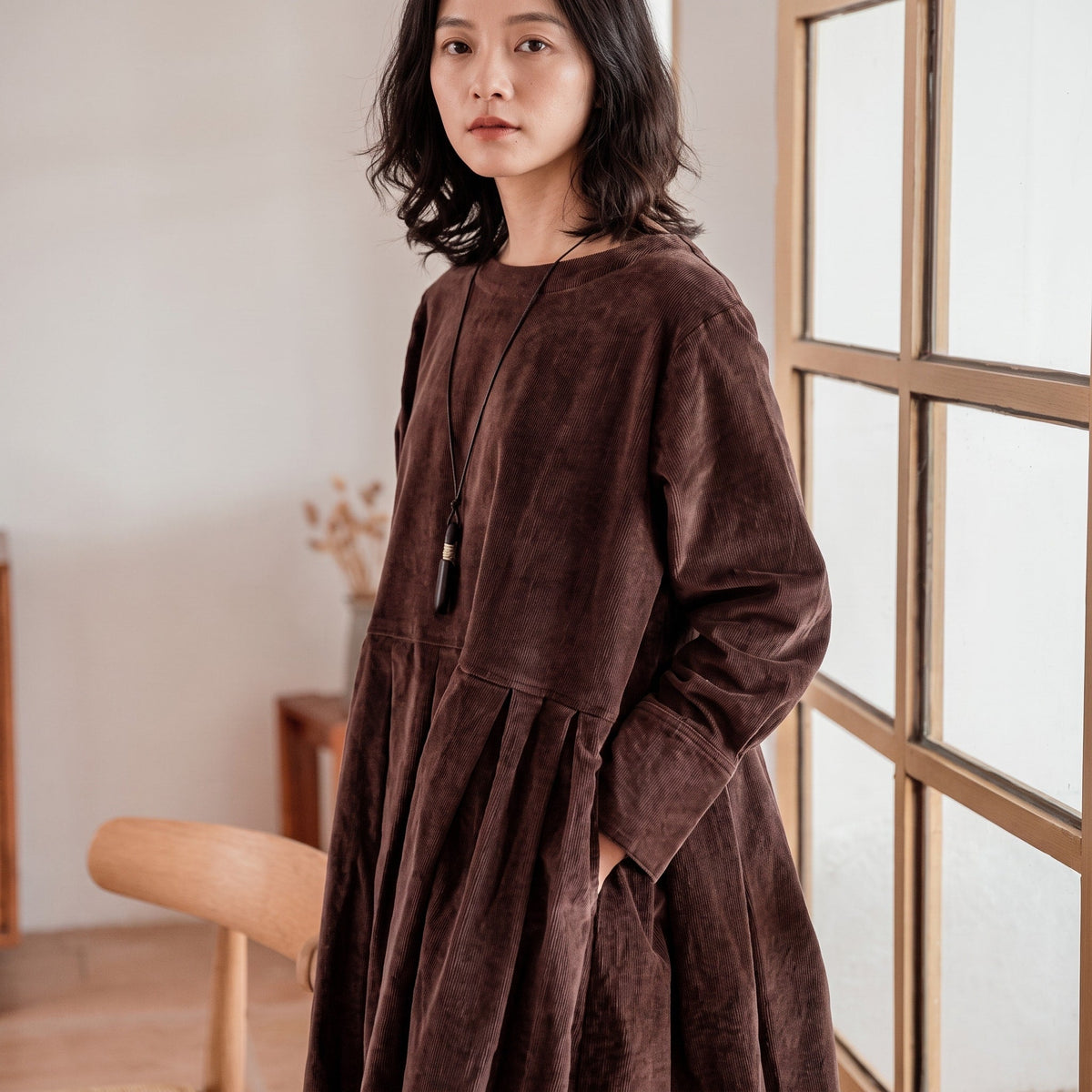 Zoe - Women's Relaxed Fit Long Sleeve Pleated Midi Dress with Round Neck - Dresses - Brown - Parker&Brooks