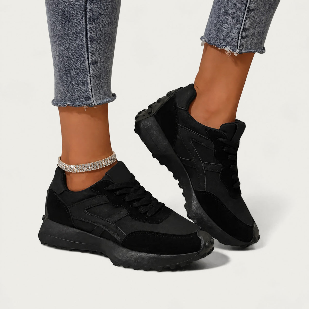 Sophie - Women's Low-Top Lace-Up Sneakers with Contrast Panels