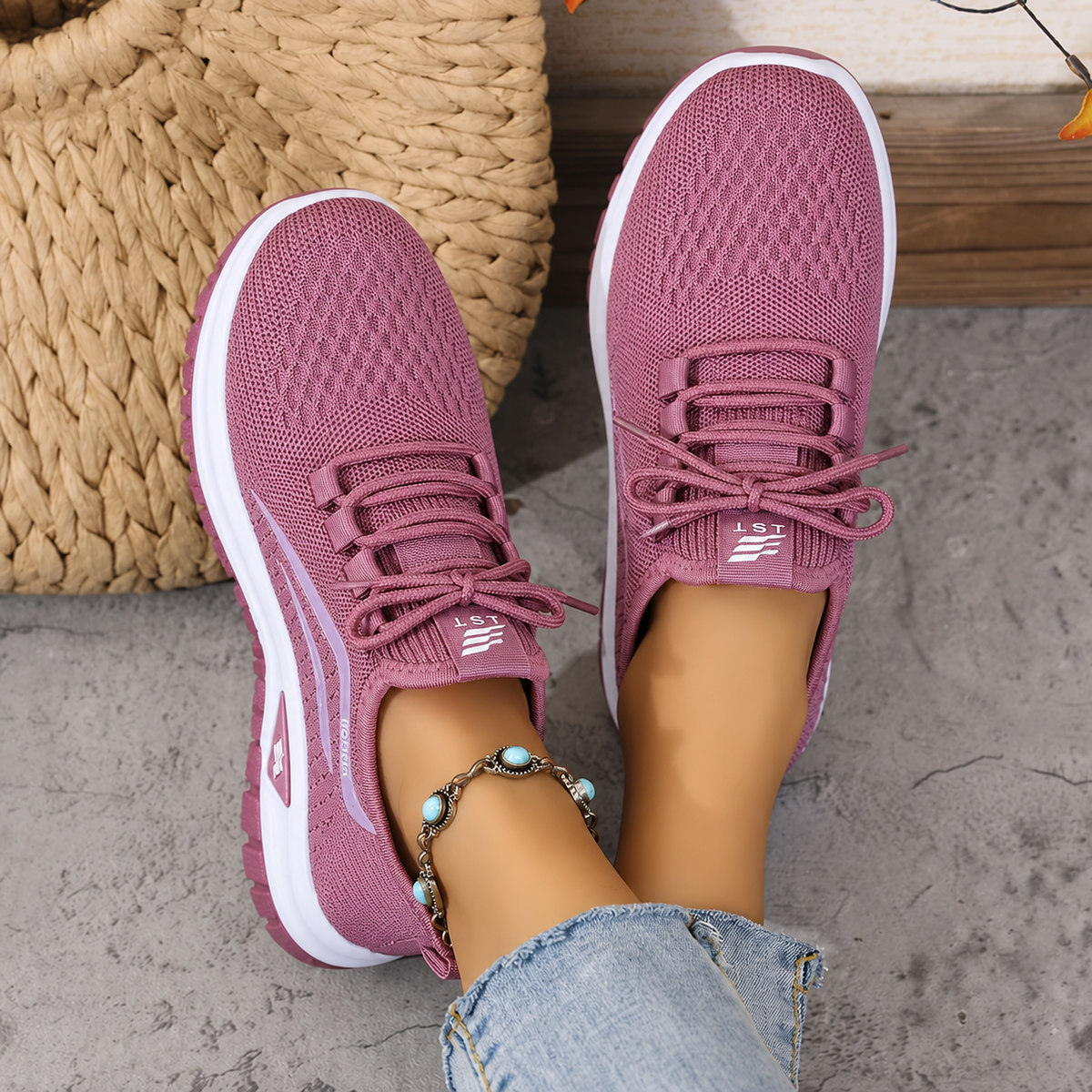 Alice - Women's Orthopedic Lace-Up Sneakers with Cushioned Sole