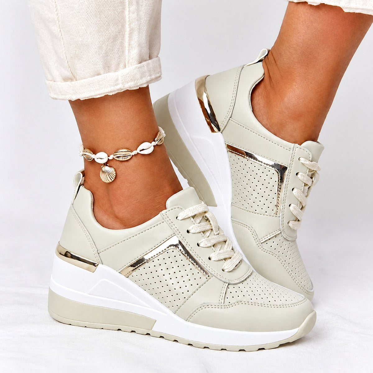 Alice - Women's Orthopedic Wedge Sneakers with Metallic Panel Detail - Sneakers - Beige - Parker&Brooks