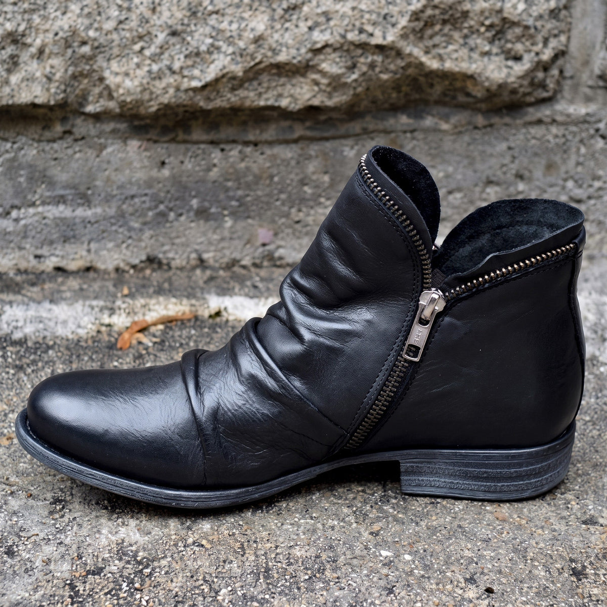Amara - Women's Ruched Ankle Boots with Zipper Detail - Boots - Black - Parker&Brooks