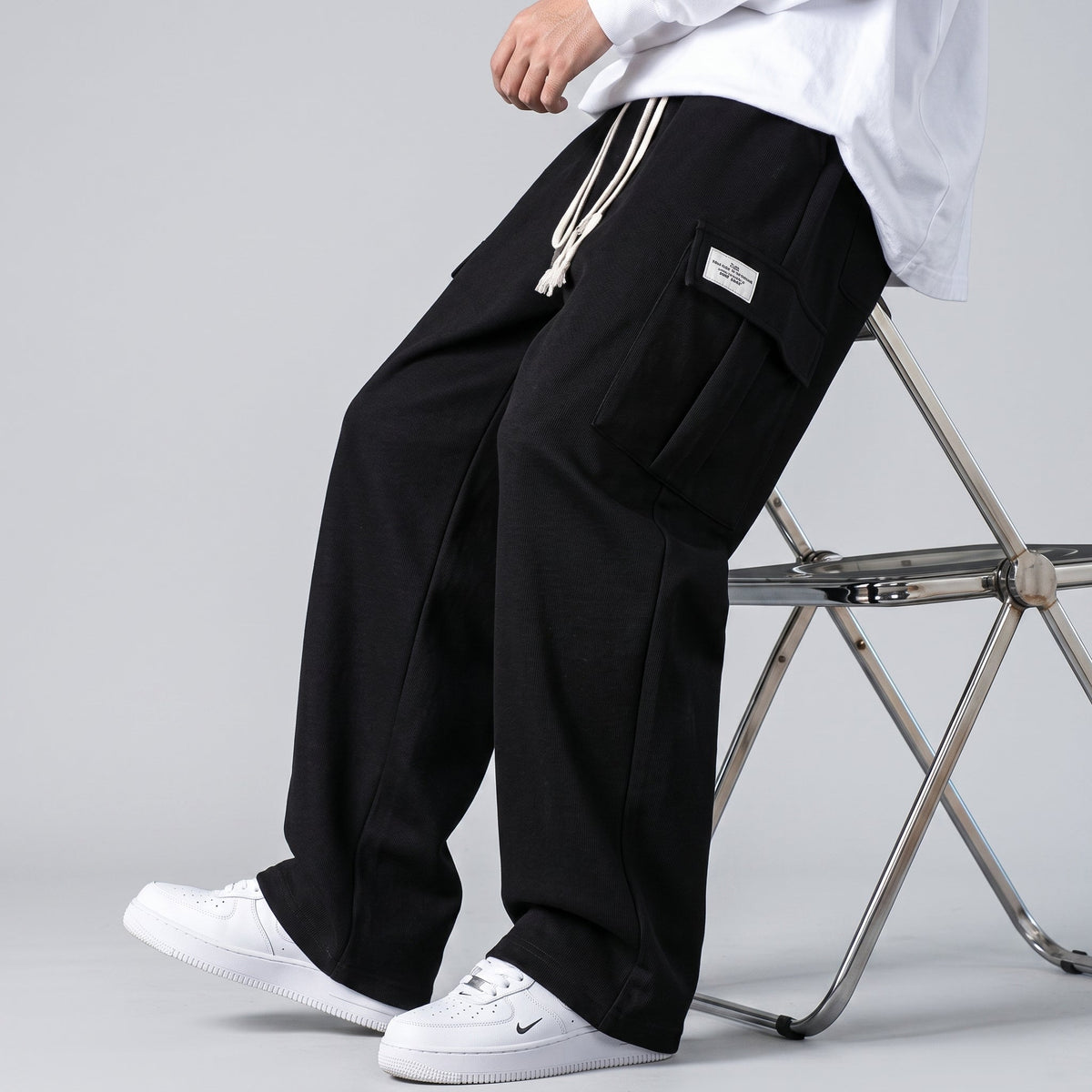 Charlie - Men's Wide-Leg Cargo Jogger Pants with Pocket Detail - Jogger - Black - Parker&Brooks