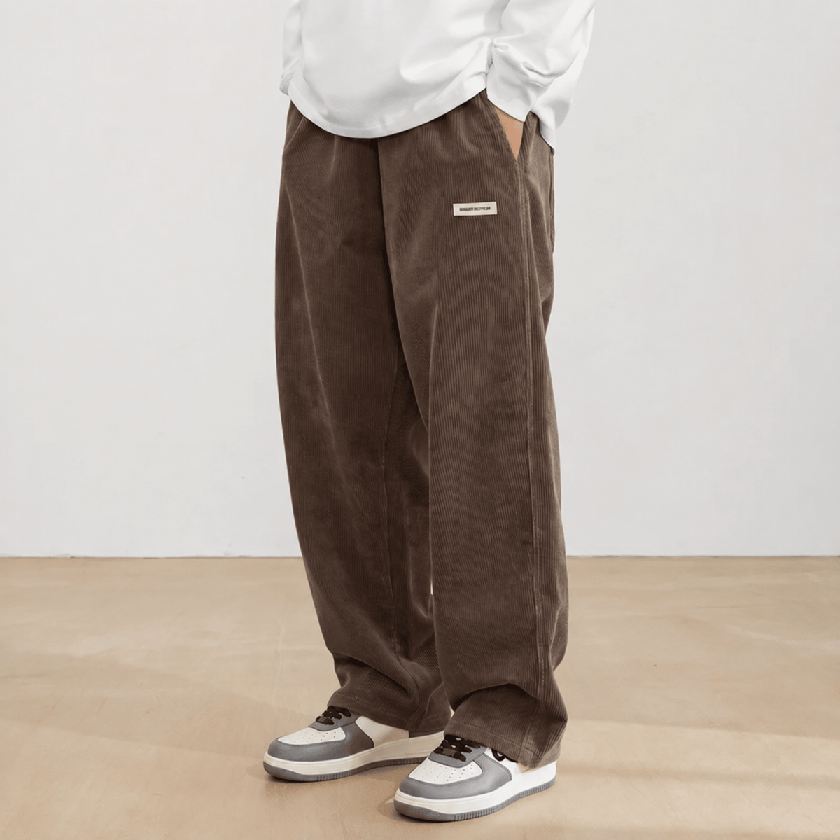 Emil - Men's Wide-Leg Corduroy Trousers with Relaxed Fit - Trousers - Brown - Parker&Brooks