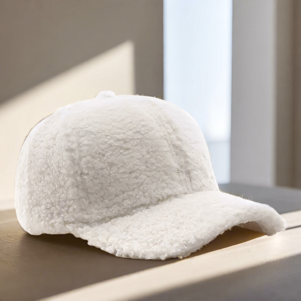 Evelyn - Women's Sherpa Baseball Cap with Adjustable Strap - Baseball Cap - White - Sarvento