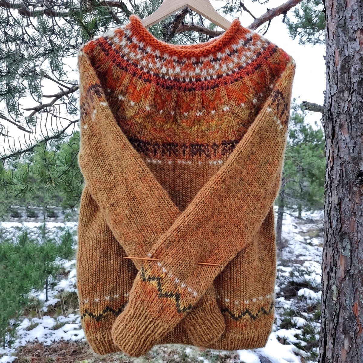 Felix - Men's Fair Isle Crewneck Knit Sweater with Raglan Sleeves - Sweaters - Brown - Sarvento