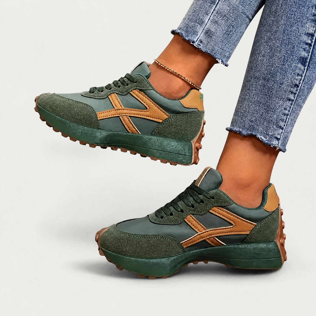 Sophie - Women's Low-Top Lace-Up Sneakers with Contrast Panels