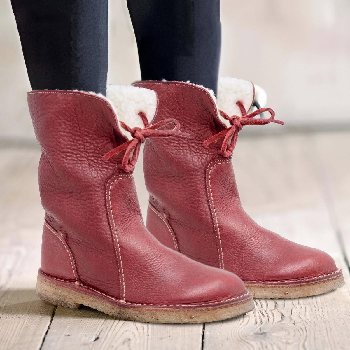 Harper - Women's Shearling Trim Lace-Up Slouch Snow Boots - Boots - Red - Sarvento