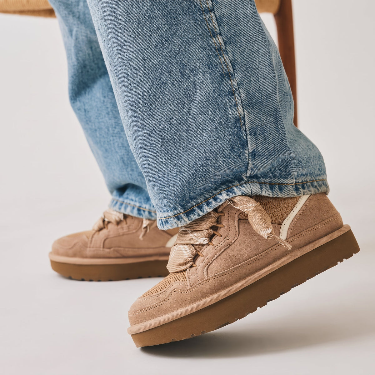 Isabelle – Women’s Cozy Collar Platform Low-Top Sneakers - Sneakers - Beige - Sarvento