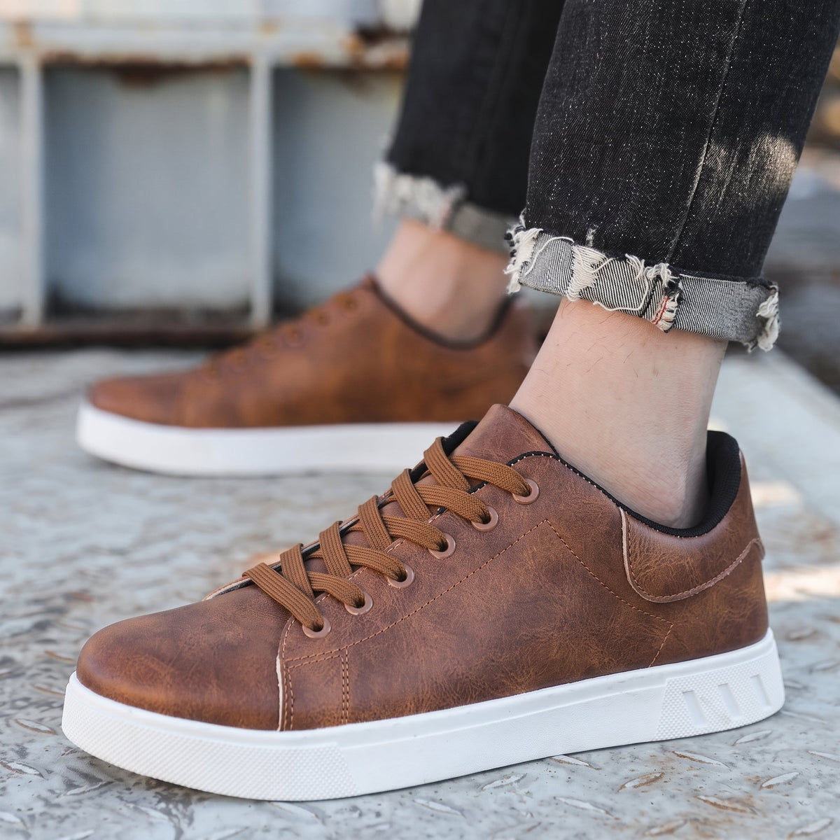 James - Men's Classic Low-Top Lace-Up Sneaker - Sneakers - Brown - Parker&Brooks