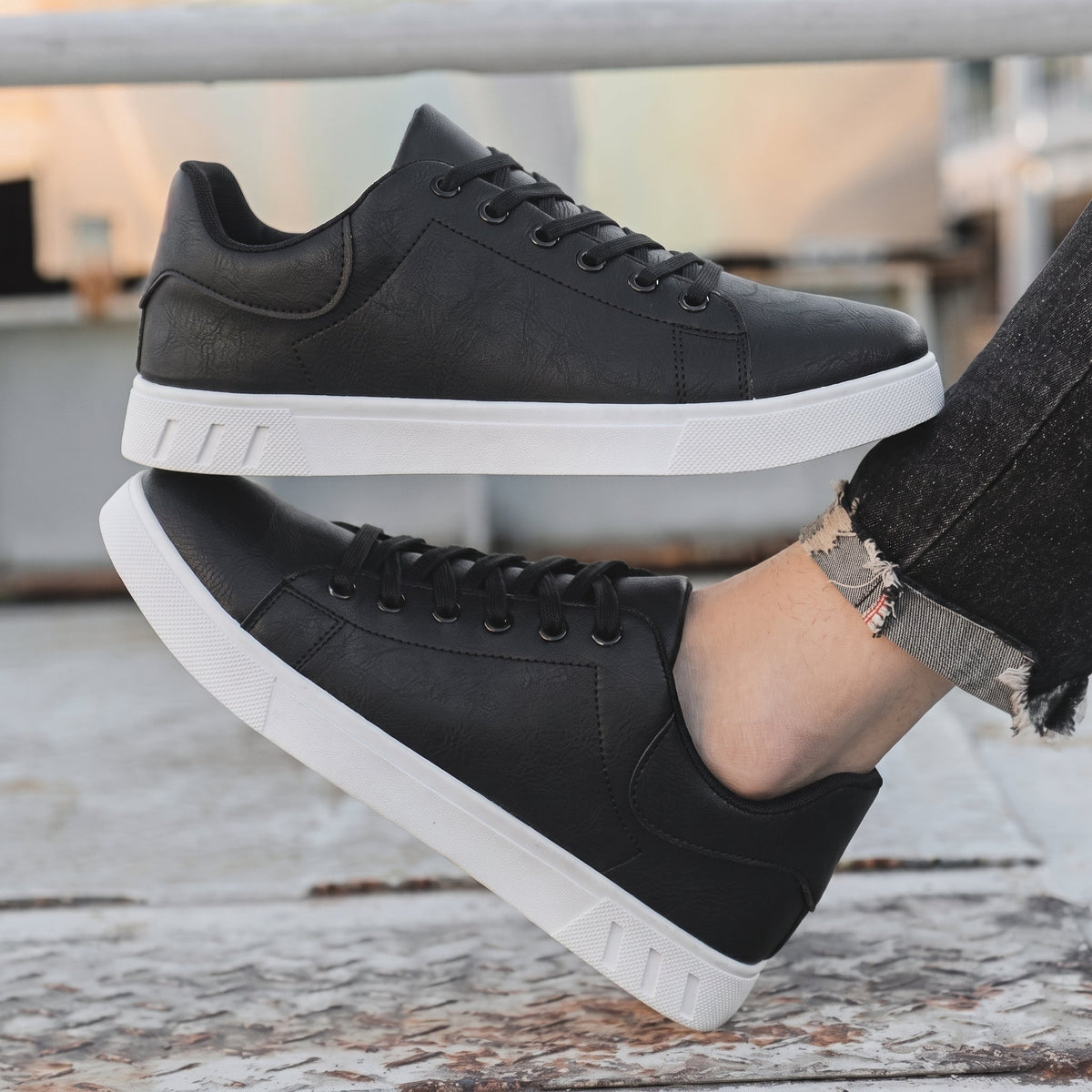 James - Men's Classic Low-Top Lace-Up Sneaker - Sneakers - Black - Parker&Brooks