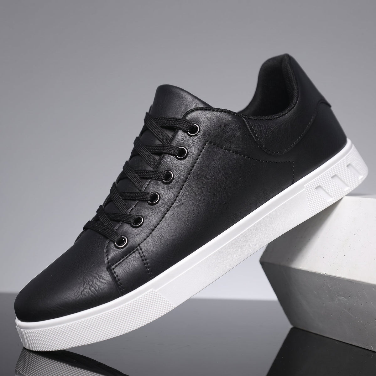 James - Men's Classic Low-Top Lace-Up Sneaker - Sneakers - Black - Parker&Brooks