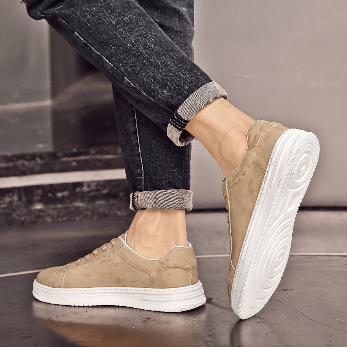 Jonas - Men's Textured Low-Top Lace-Up Sneakers - Sneakers - Beige - Parker&Brooks