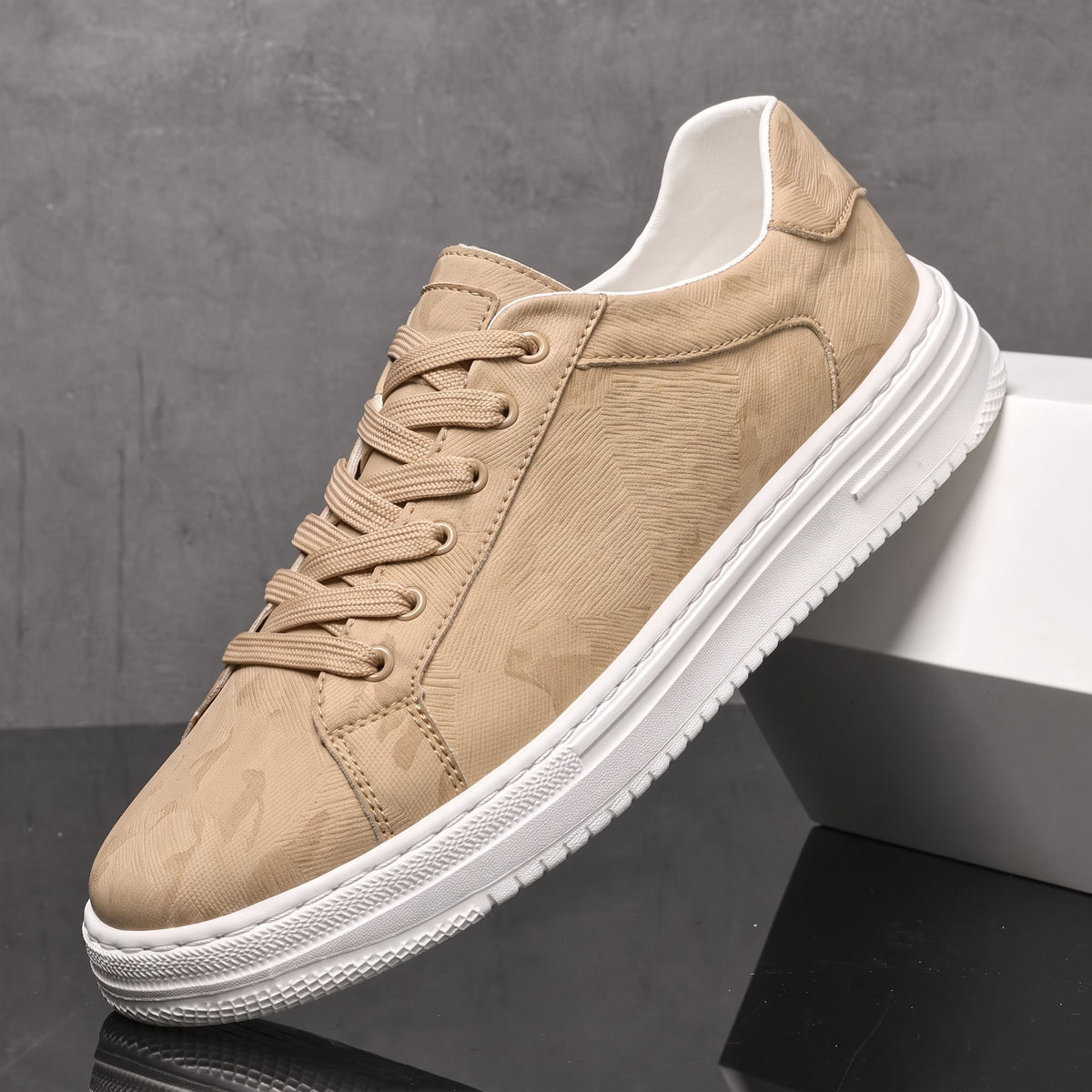 Jonas - Men's Textured Low-Top Lace-Up Sneakers - Sneakers - Beige - Parker&Brooks