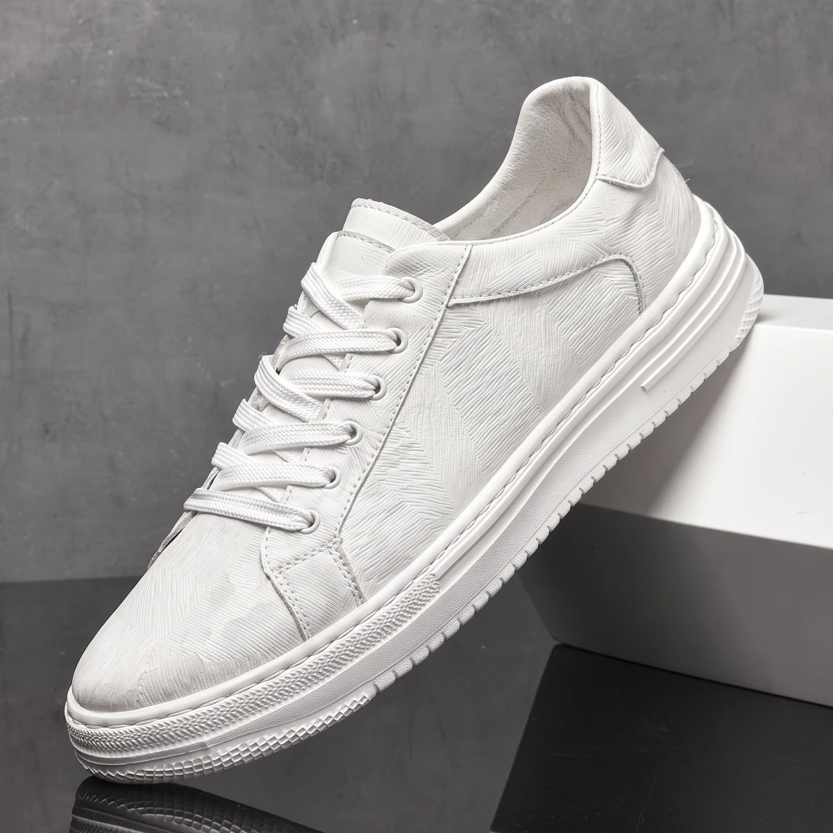 Jonas - Men's Textured Low-Top Lace-Up Sneakers - Sneakers - White - Parker&Brooks