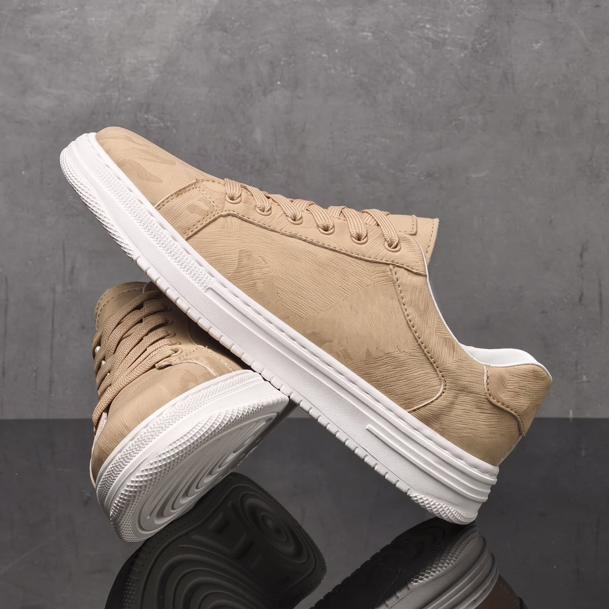 Jonas - Men's Textured Low-Top Lace-Up Sneakers - Sneakers - Beige - Parker&Brooks