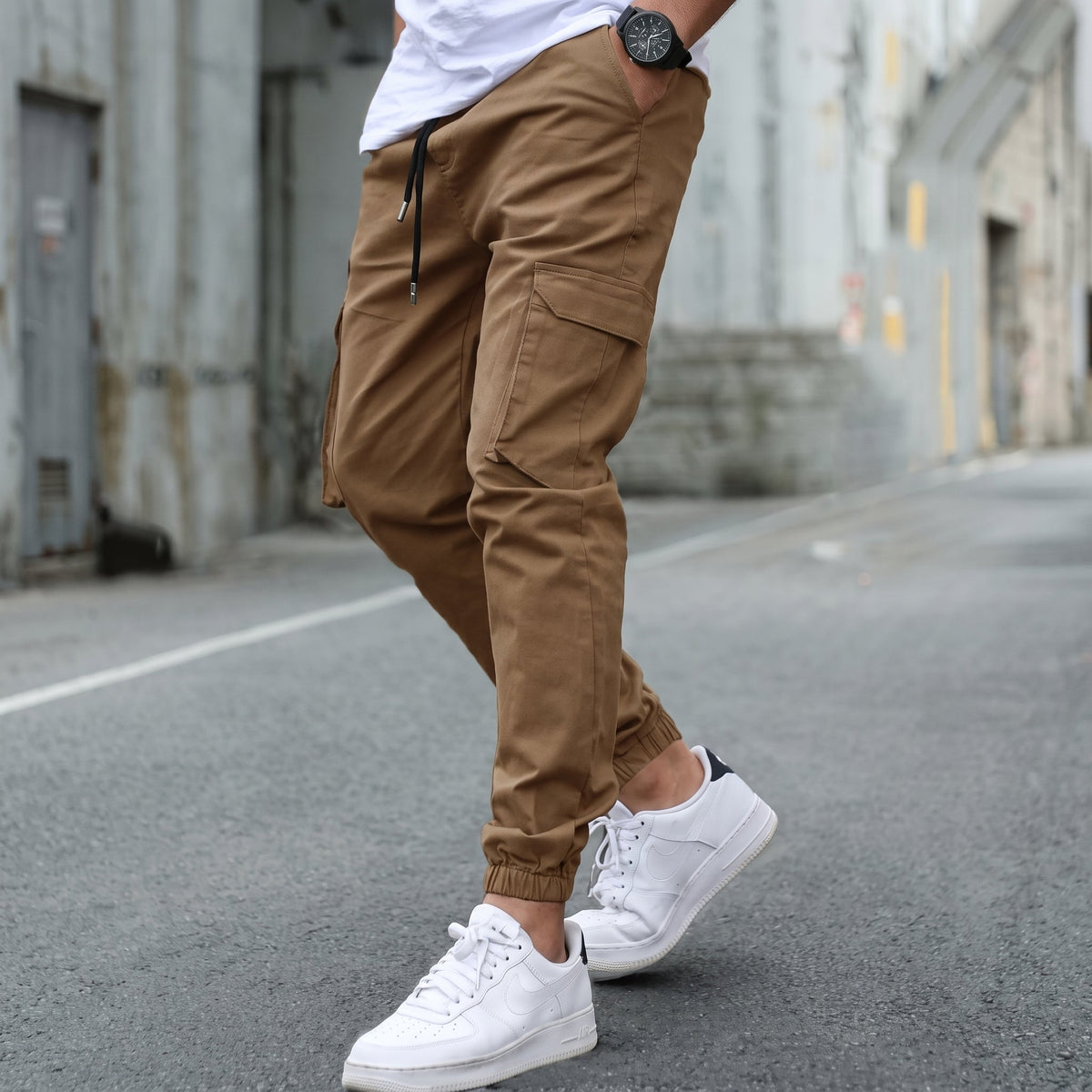 Lionel - Men's Slim Fit Cargo Joggers with Drawstring Waist - Joggers - Dark Brown - Parker&Brooks