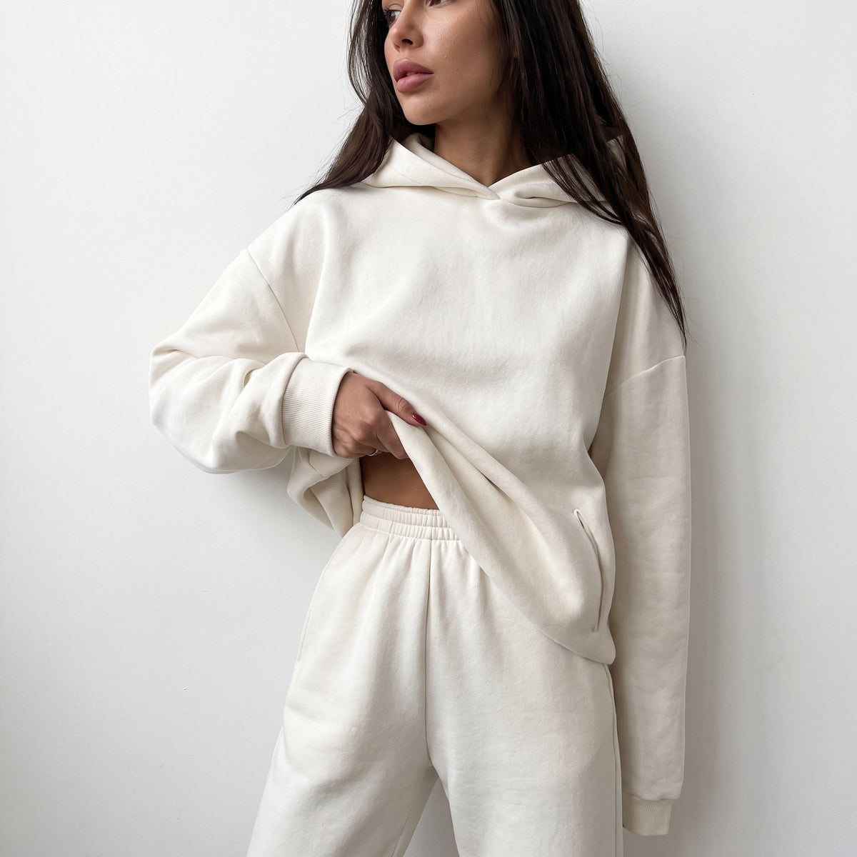 Lola - Women's Oversized Hooded Sweatshirt and Jogger Set - Outfit Sets - White - Parker&Brooks