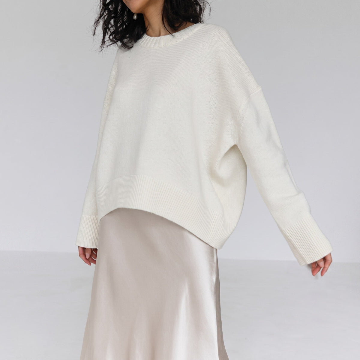 Olivia - Women's Oversized Crewneck Knit Sweater with Ribbed Cuffs - Sweaters - White - Parker&Brooks