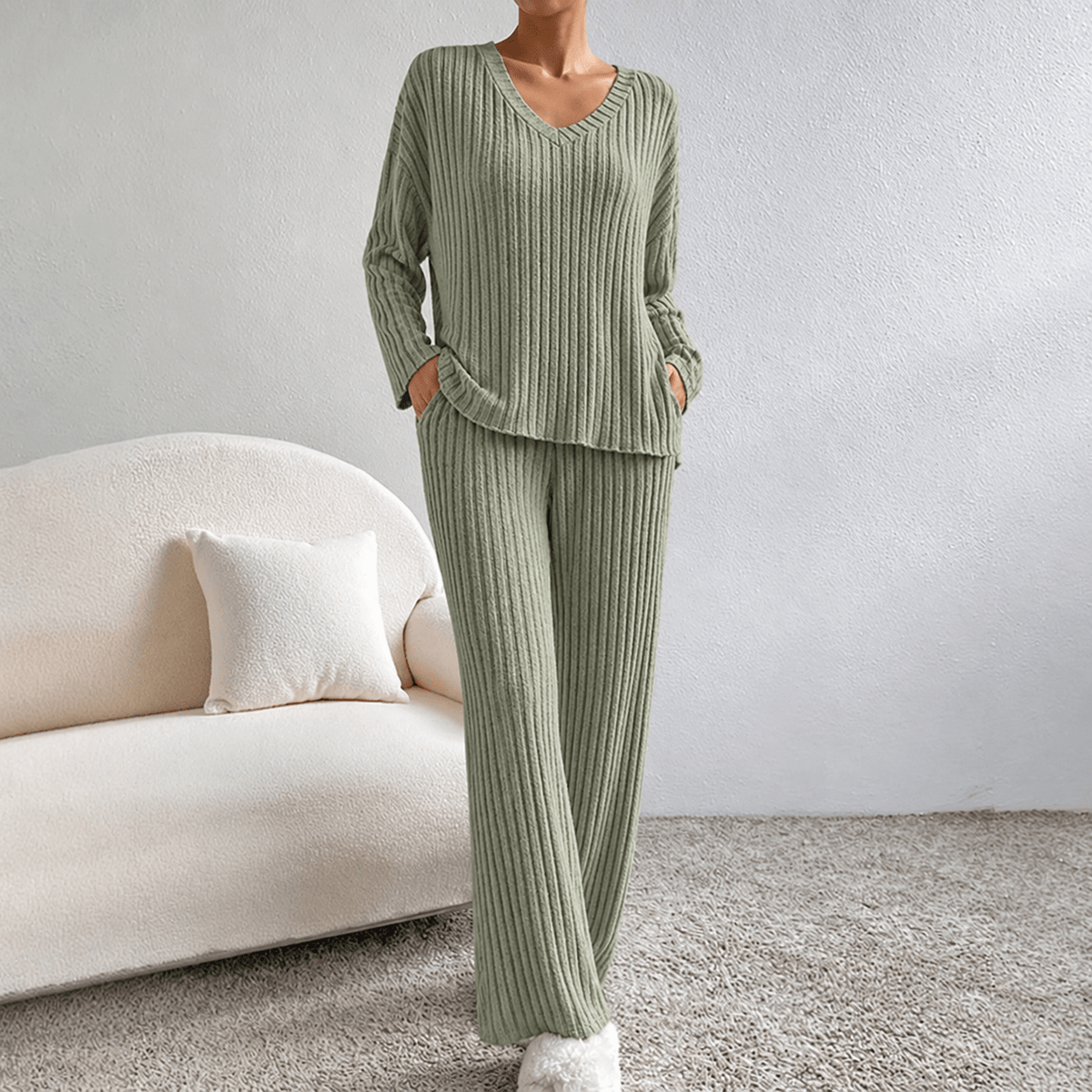 Sophie – Women’s Relaxed Fit V-Neck Ribbed Lounge Set with Wide-Leg Trousers - Loungewear Sets - Dark Green - Sarvento