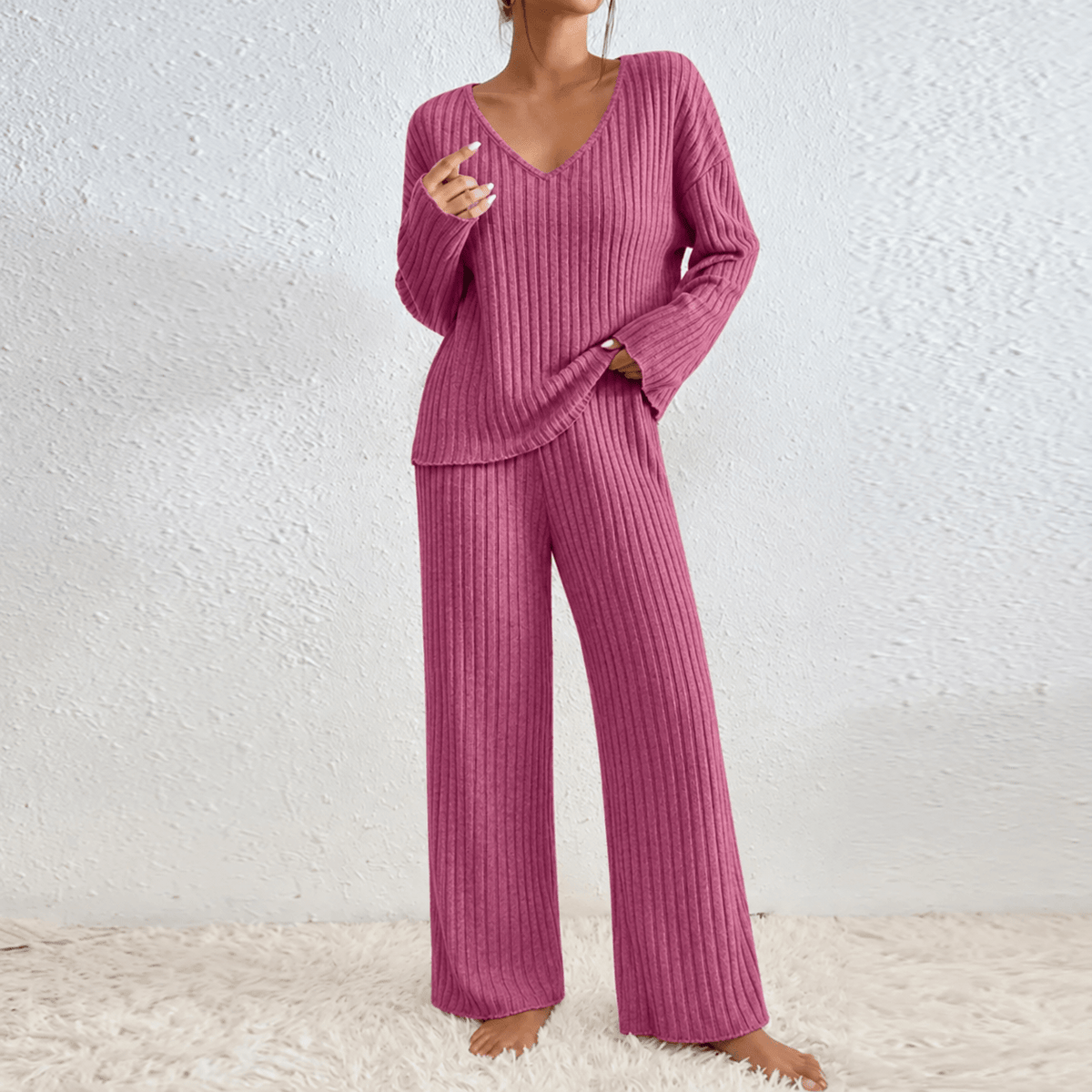 Sophie – Women’s Relaxed Fit V-Neck Ribbed Lounge Set with Wide-Leg Trousers - Loungewear Sets - Pink - Sarvento