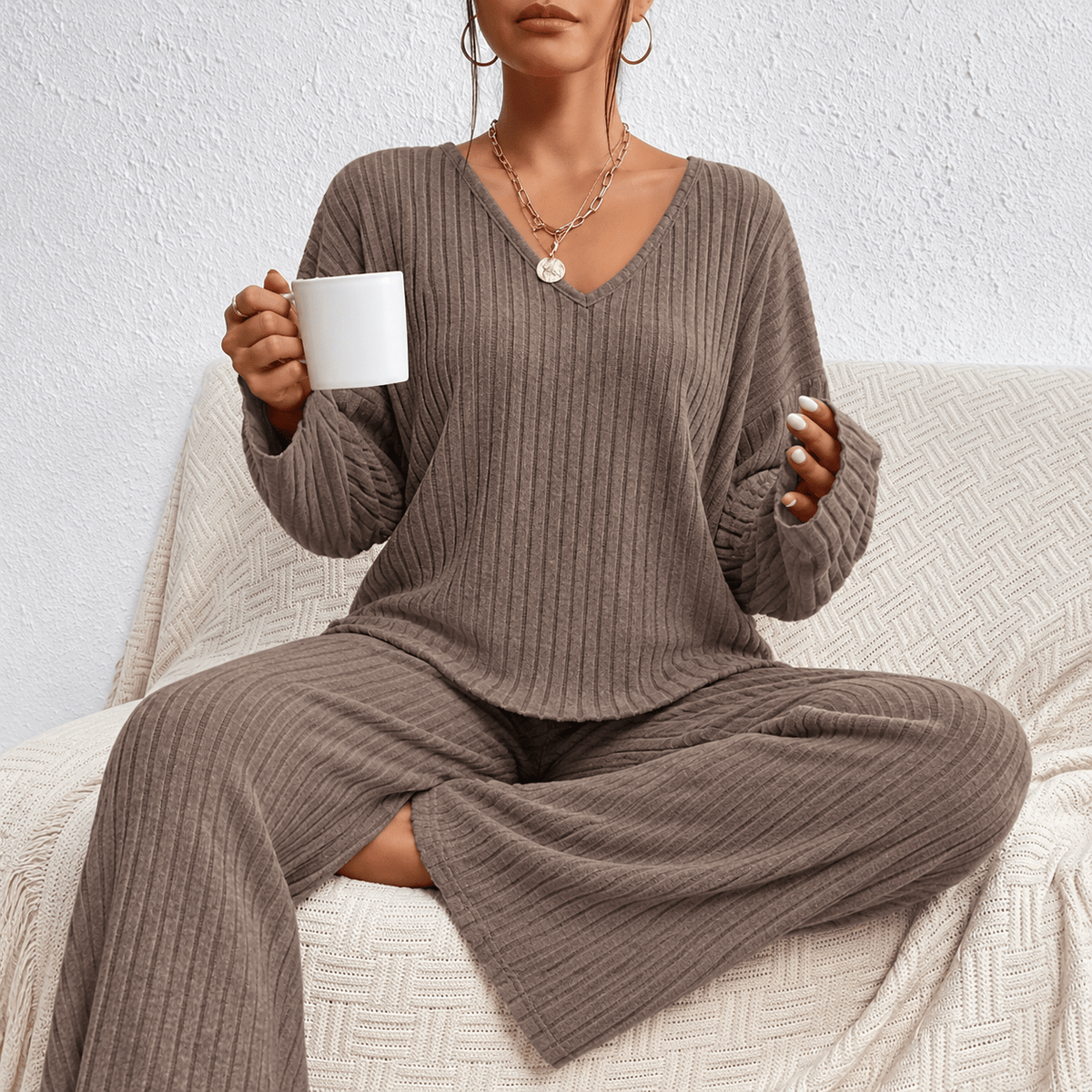 Sophie – Women’s Relaxed Fit V-Neck Ribbed Lounge Set with Wide-Leg Trousers - Loungewear Sets - Black - Sarvento