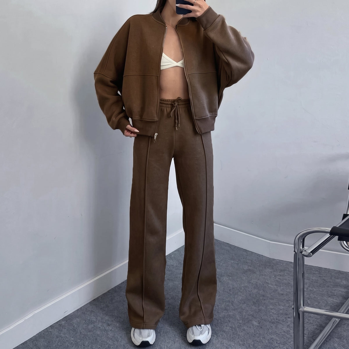 Sophie - Women's Relaxed Zip-Up Sweater Wide-Leg Jogger Tracksuit Set - Loungewear Sets - Brown - Sarvento