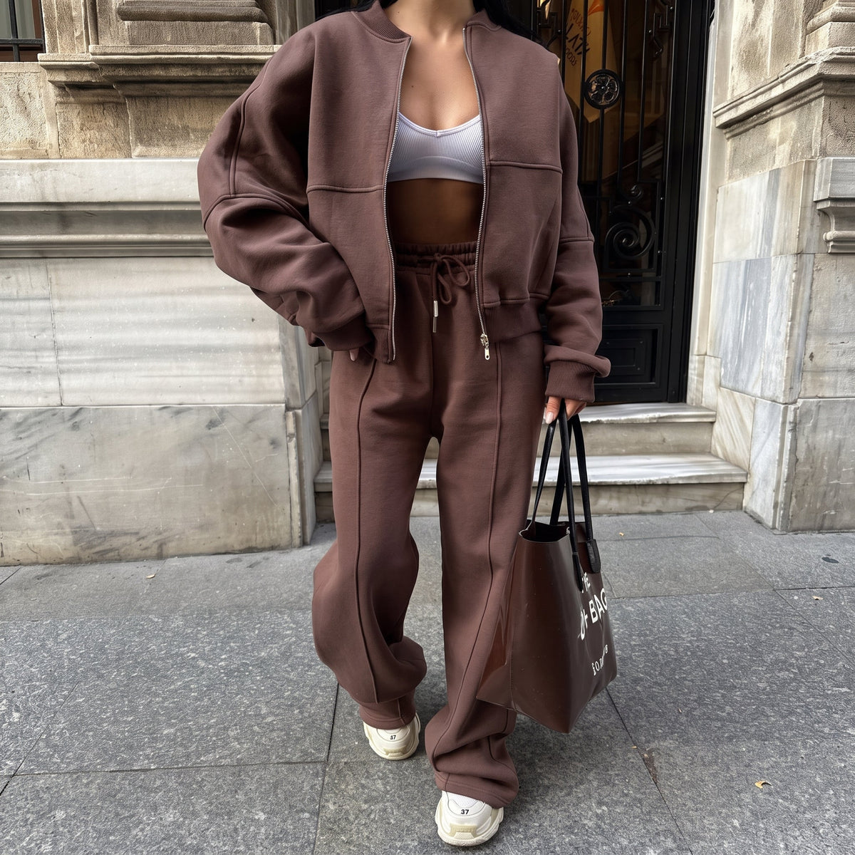 Sophie - Women's Relaxed Zip-Up Sweater Wide-Leg Jogger Tracksuit Set - Loungewear Sets - Brown - Sarvento