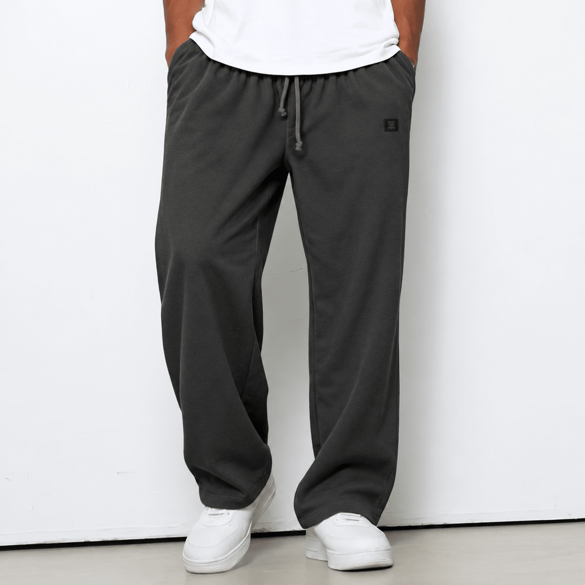 Wyatt - Men's Waffle Knit Relaxed Fit Joggers with Drawstring Waist - Joggers - Black - Sarvento