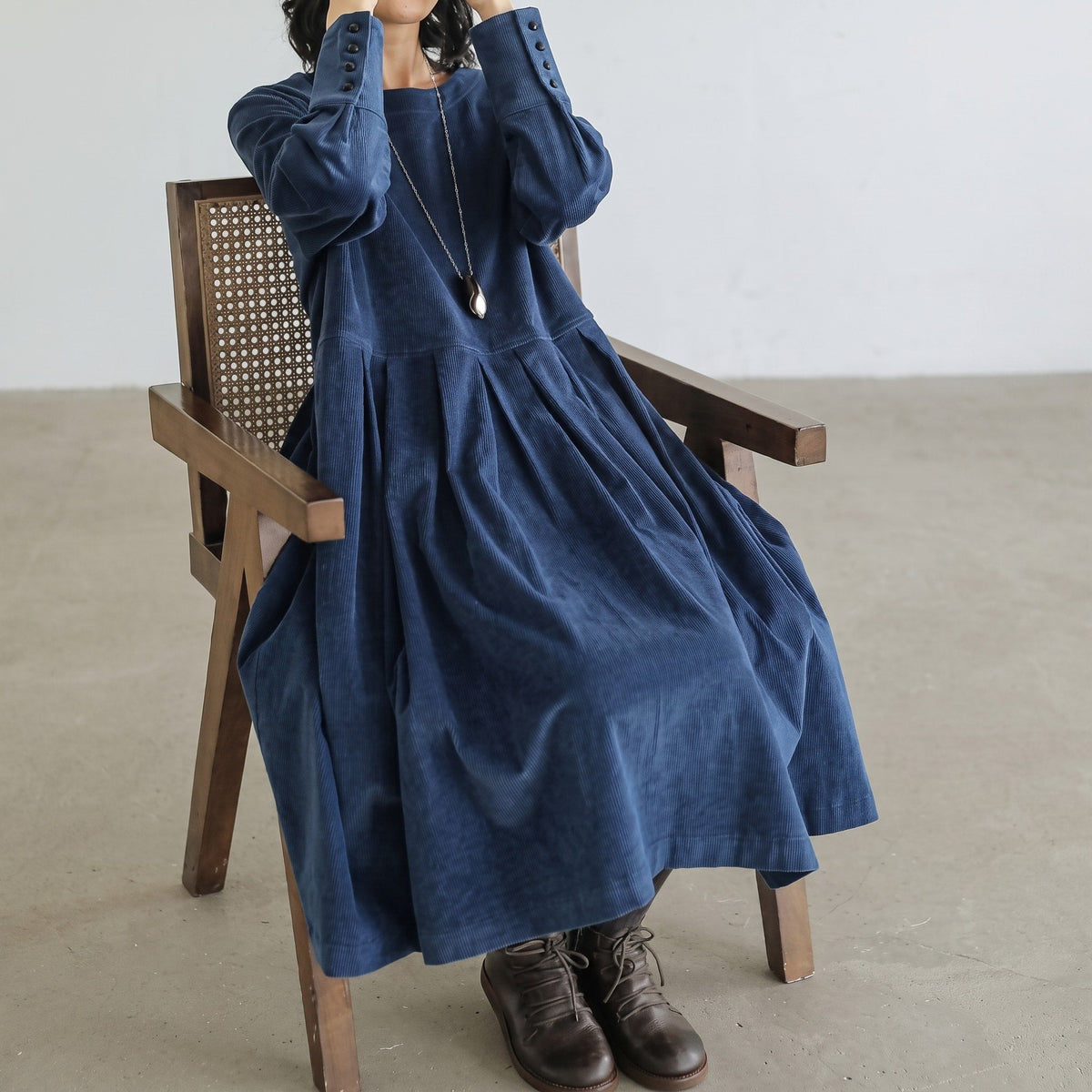 Zoe - Women's Relaxed Fit Long Sleeve Pleated Midi Dress with Round Neck - Dresses - Blue - Parker&Brooks